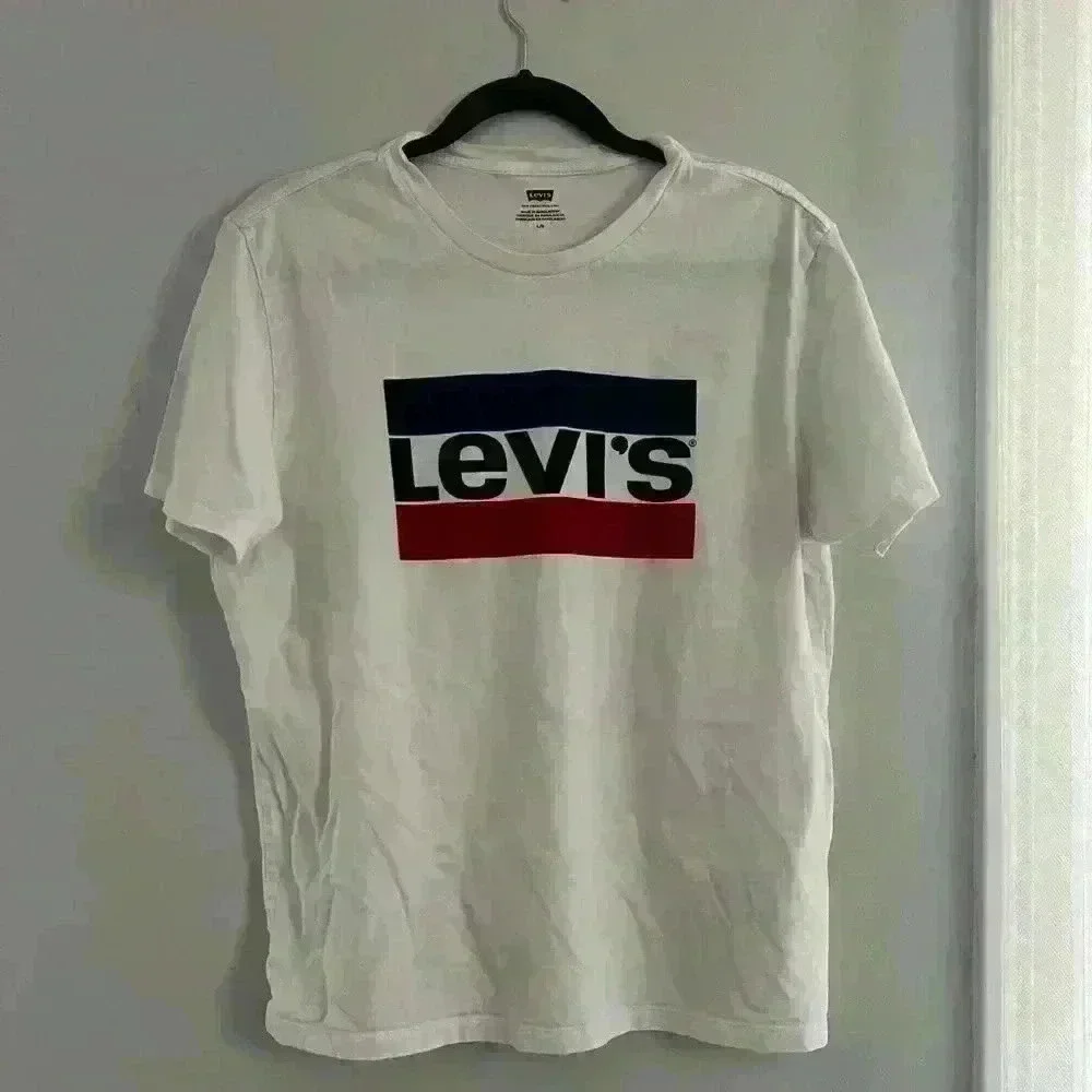 Levi’s short sleeve tee